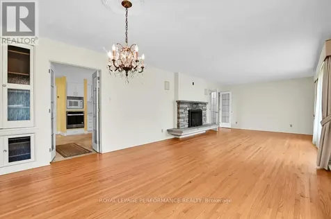 23 Elma Street Ottawa ON K1T 3W8