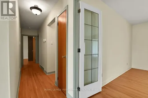 23 Elma Street Ottawa ON K1T 3W8