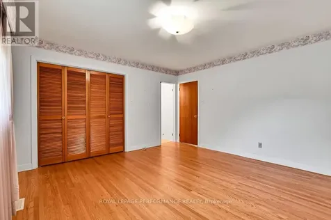 23 Elma Street Ottawa ON K1T 3W8