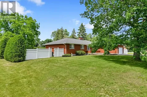 23 Elma Street Ottawa ON K1T 3W8