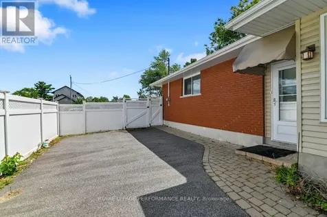 23 Elma Street Ottawa ON K1T 3W8