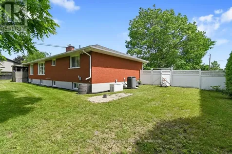 23 Elma Street Ottawa ON K1T 3W8