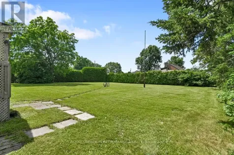 23 Elma Street Ottawa ON K1T 3W8