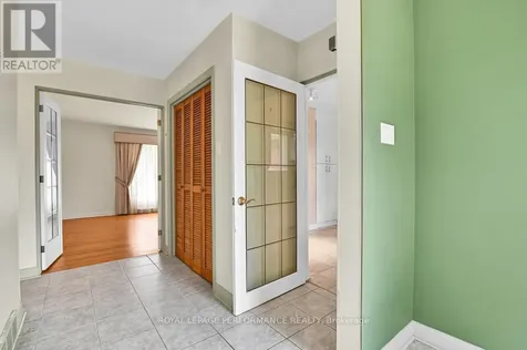 23 Elma Street Ottawa ON K1T 3W8