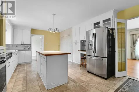 23 Elma Street Ottawa ON K1T 3W8