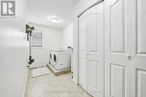 20 Degrow Crescent Hamilton ON L0R 1C0