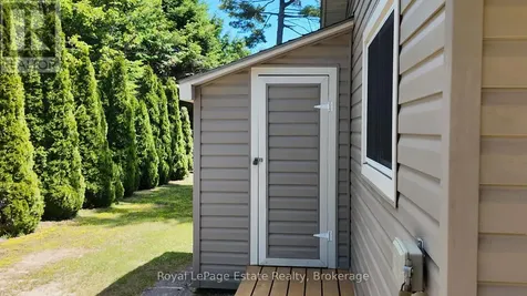 407 Third Avenue North South Bruce Peninsula ON N0H 2G0