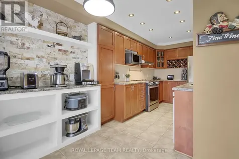 2136 Bergamot Circle Ottawa ON K4A 4R4