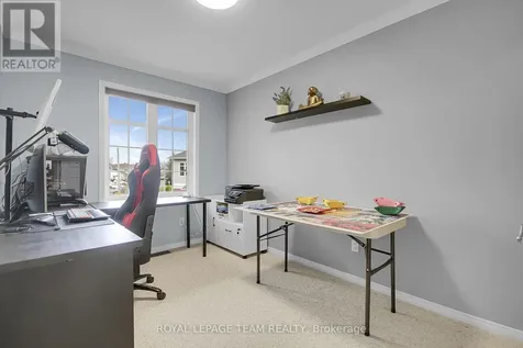 2136 Bergamot Circle Ottawa ON K4A 4R4