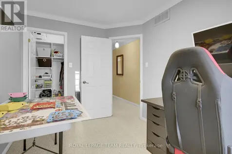 2136 Bergamot Circle Ottawa ON K4A 4R4