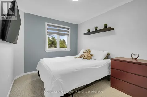 2136 Bergamot Circle Ottawa ON K4A 4R4