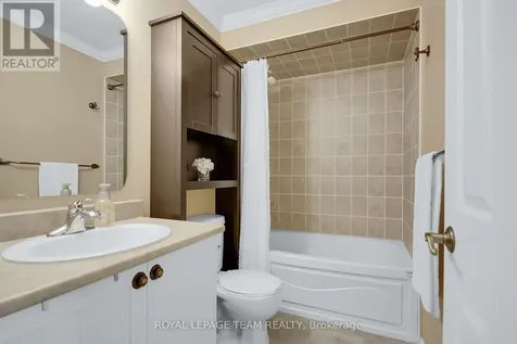 2136 Bergamot Circle Ottawa ON K4A 4R4