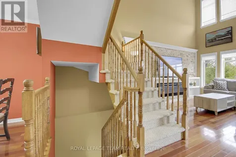 2136 Bergamot Circle Ottawa ON K4A 4R4