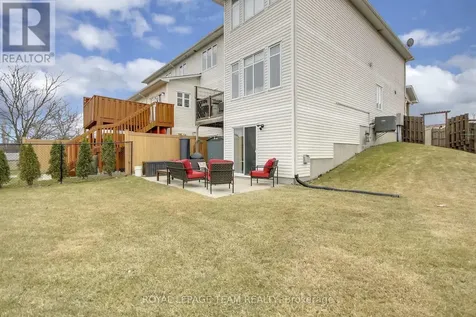 2136 Bergamot Circle Ottawa ON K4A 4R4