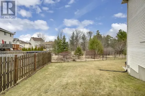 2136 Bergamot Circle Ottawa ON K4A 4R4