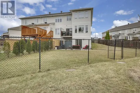 2136 Bergamot Circle Ottawa ON K4A 4R4