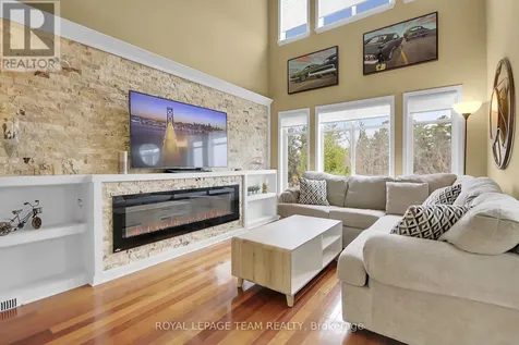 2136 Bergamot Circle Ottawa ON K4A 4R4