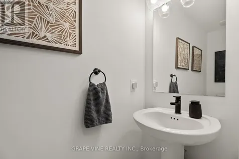 369 Olivenite Private Ottawa ON K2J 7J5
