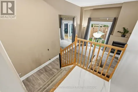 2208 Orient Park Drive Ottawa ON K1B 4W2