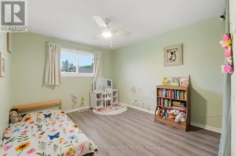 2208 Orient Park Drive Ottawa ON K1B 4W2
