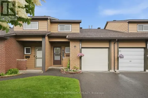 2208 Orient Park Drive Ottawa ON K1B 4W2