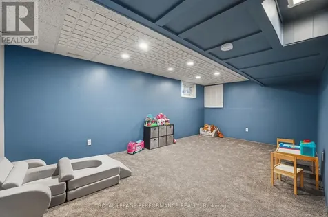 2208 Orient Park Drive Ottawa ON K1B 4W2