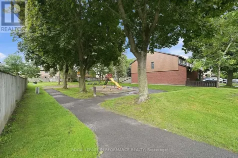 2208 Orient Park Drive Ottawa ON K1B 4W2
