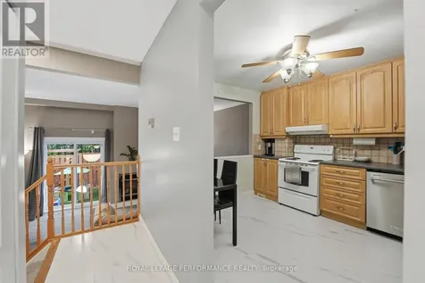 2208 Orient Park Drive Ottawa ON K1B 4W2