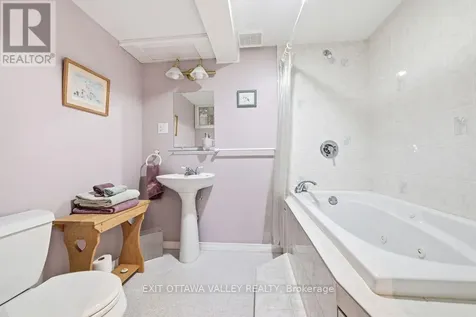 31 Claremount Road Deep River ON K0J 1P0