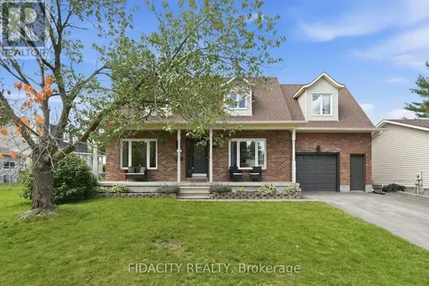13 Poole Creek Crescent Ottawa ON K2S 1T6