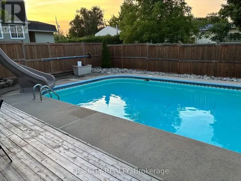 13 Poole Creek Crescent Ottawa ON K2S 1T6