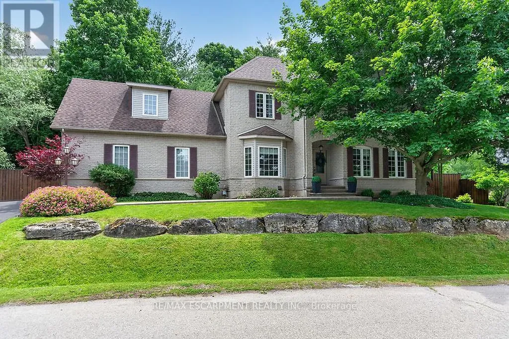 4 Valley Ridge Lane Hamilton ON L8N 2Z7