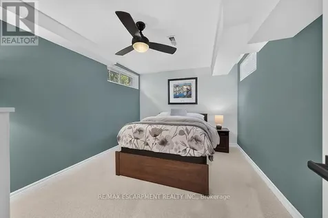 4 Valley Ridge Lane Hamilton ON L8N 2Z7