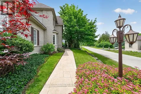 4 Valley Ridge Lane Hamilton ON L8N 2Z7