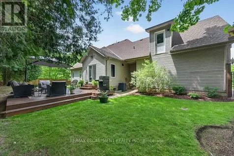 4 Valley Ridge Lane Hamilton ON L8N 2Z7