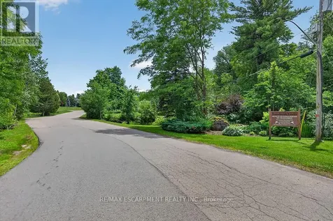 4 Valley Ridge Lane Hamilton ON L8N 2Z7