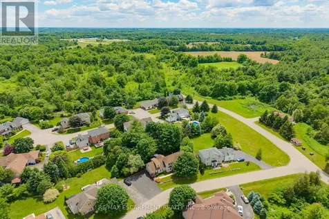 4 Valley Ridge Lane Hamilton ON L8N 2Z7
