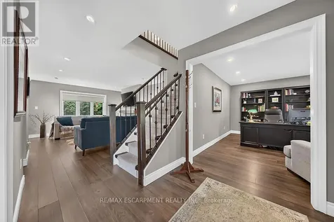 4 Valley Ridge Lane Hamilton ON L8N 2Z7