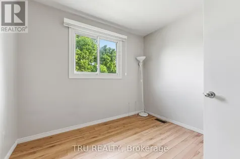 950 Meadowlands Drive Ottawa ON K2C 0K3
