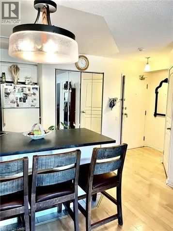 140 Bathurst Street Toronto ON M5V 3N8