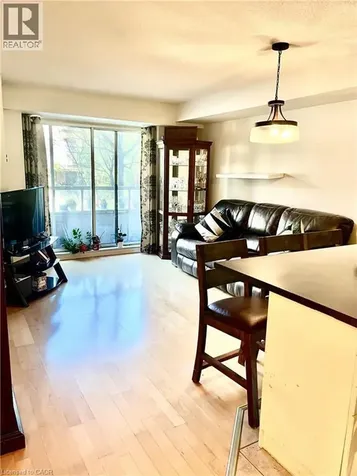 140 Bathurst Street Toronto ON M5V 3N8