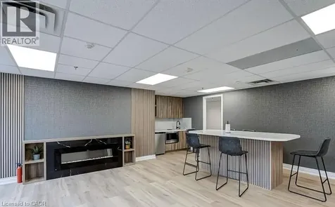 140 Bathurst Street Toronto ON M5V 3N8