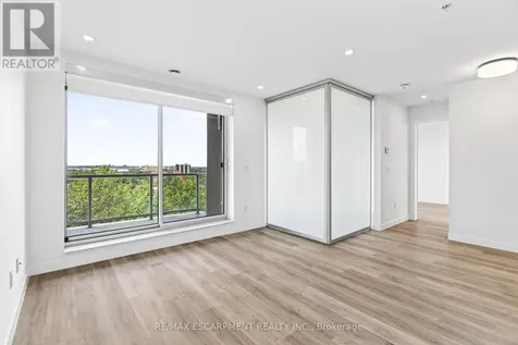 479 Charlton Avenue Hamilton (stinson) ON L8N 0B4