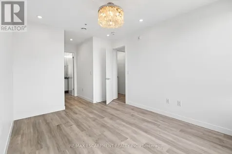 479 Charlton Avenue Hamilton (stinson) ON L8N 0B4