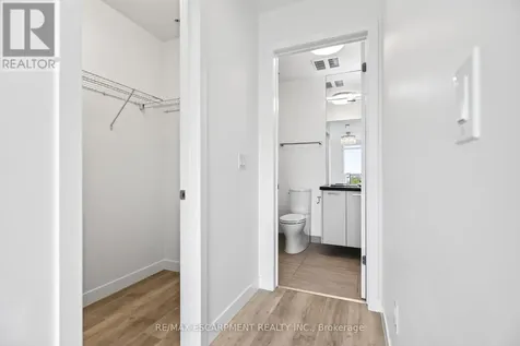 479 Charlton Avenue Hamilton (stinson) ON L8N 0B4