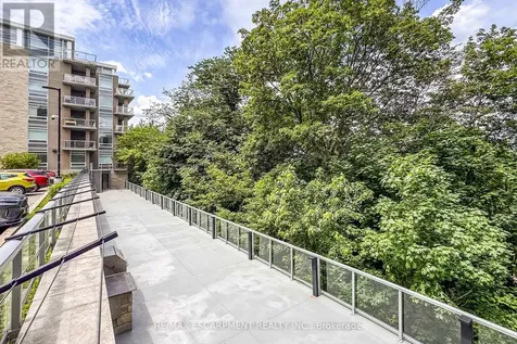 479 Charlton Avenue Hamilton (stinson) ON L8N 0B4