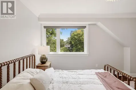 270 Royal Avenue Ottawa ON K2A 1T5