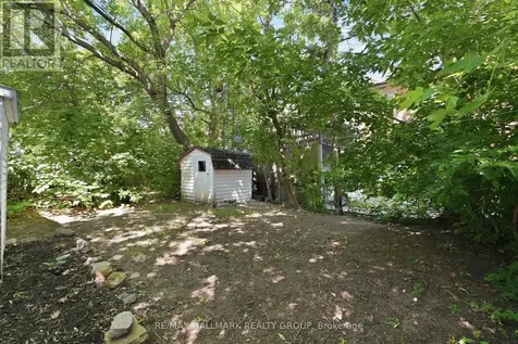 195 Deschamps Avenue Ottawa ON K1L 5Z3