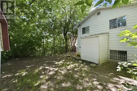 195 Deschamps Avenue Ottawa ON K1L 5Z3
