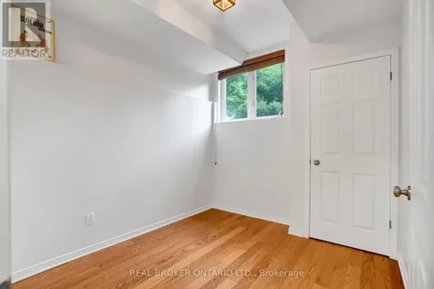 292 London Terrace Ottawa ON K1K 4T2